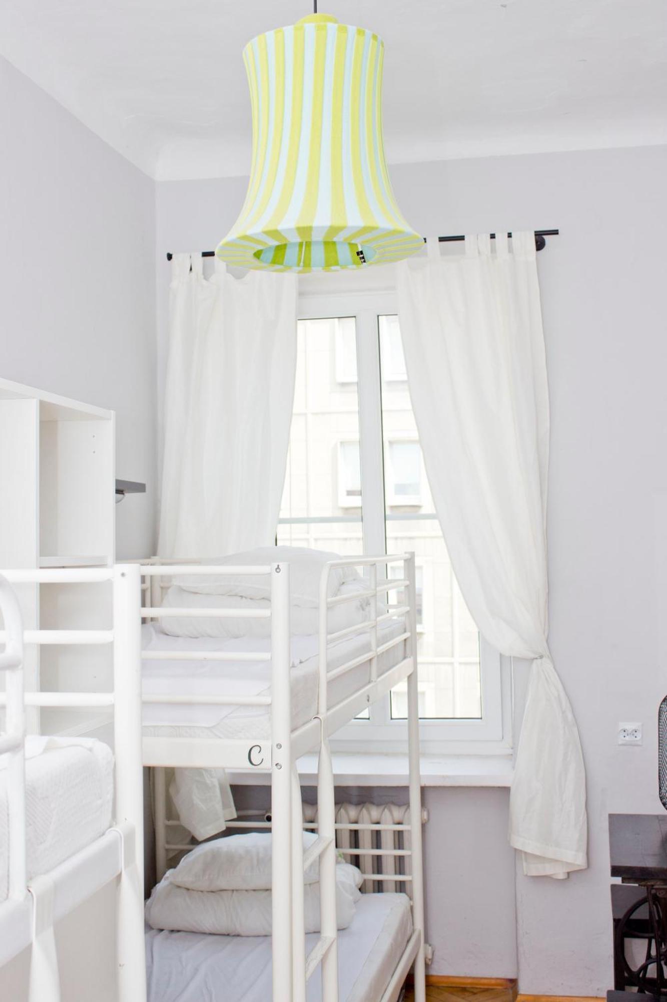 ורשה Chillout Hostel חדר תמונה