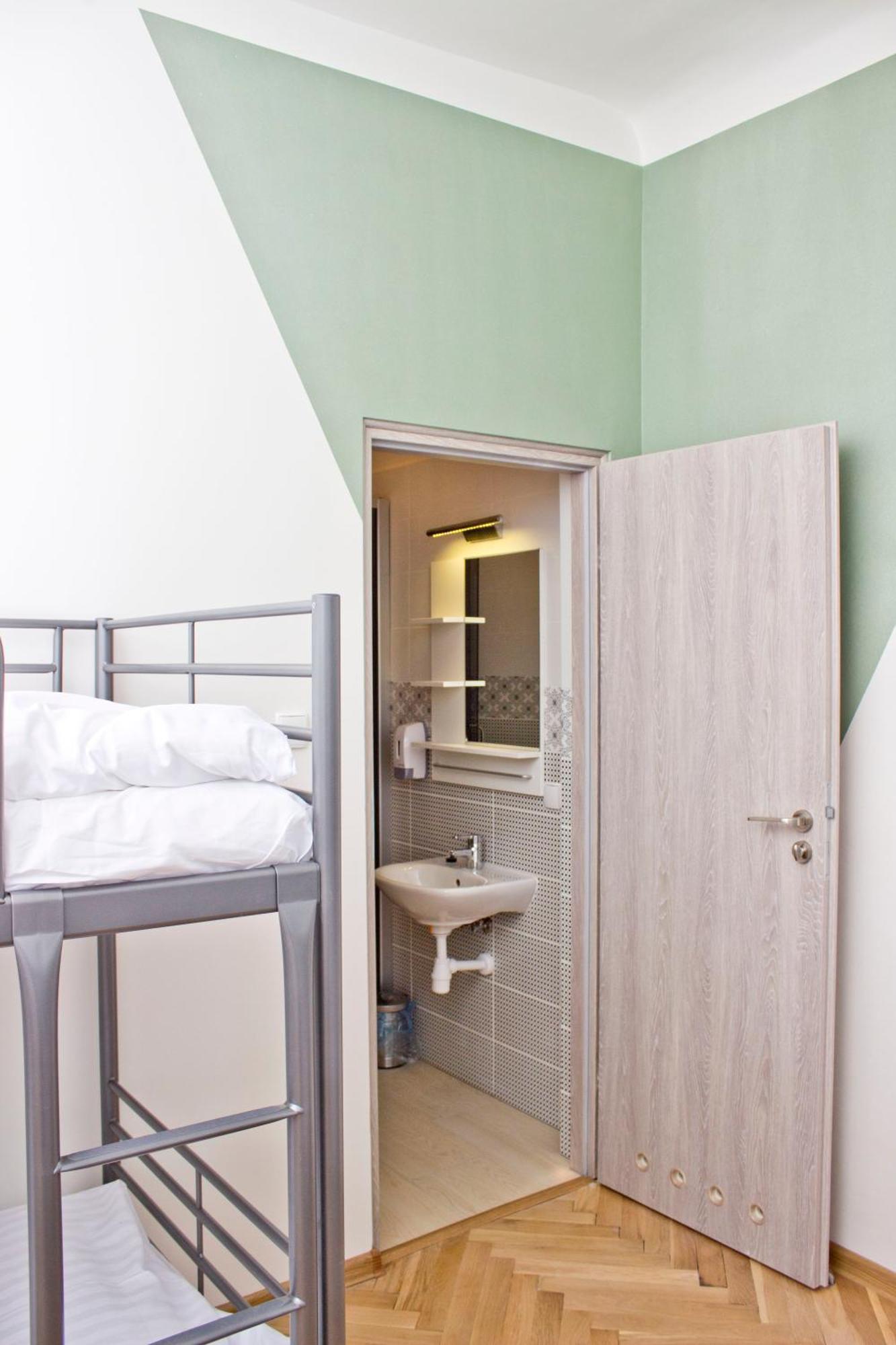 ורשה Chillout Hostel חדר תמונה