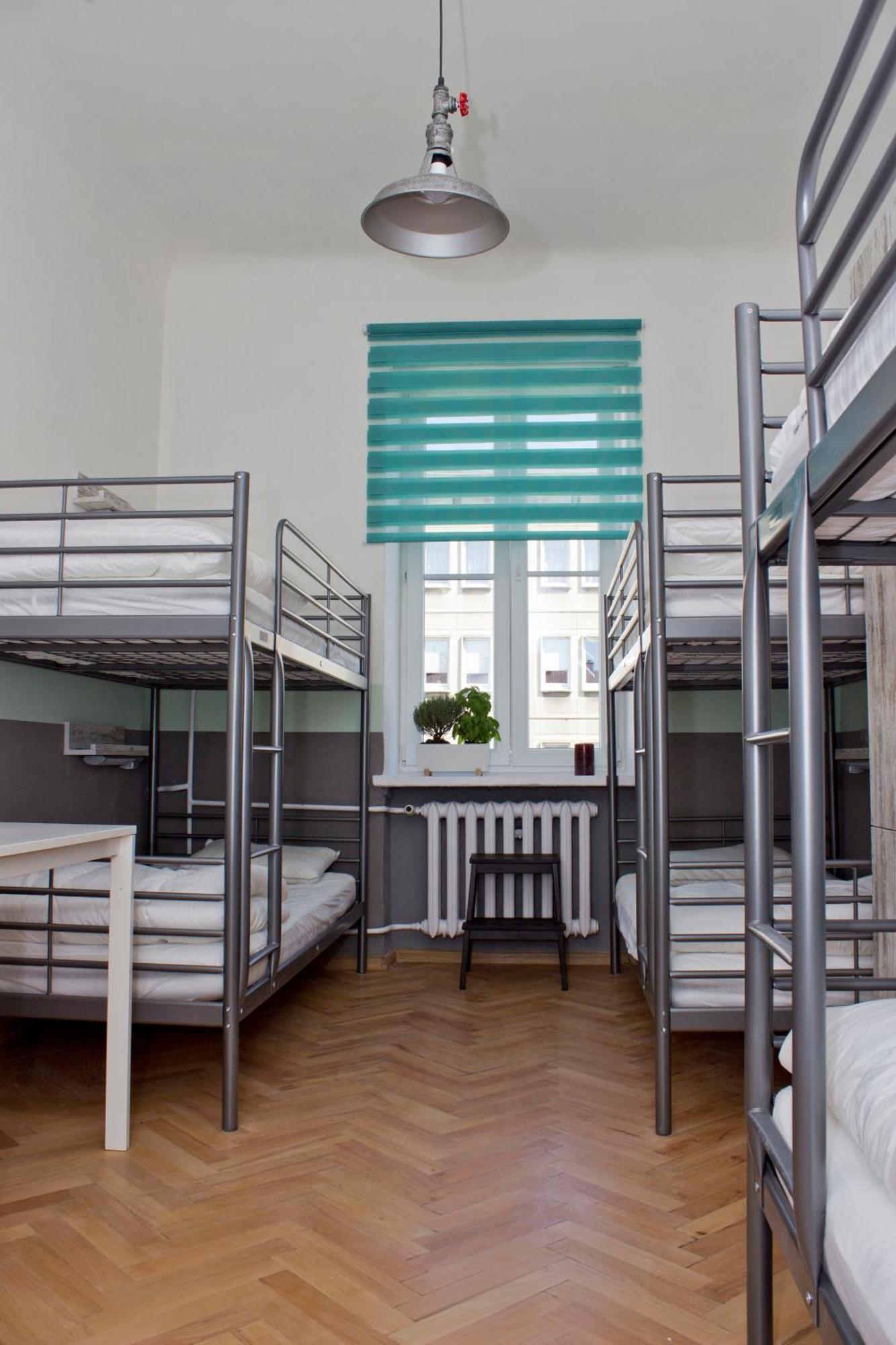 ורשה Chillout Hostel חדר תמונה