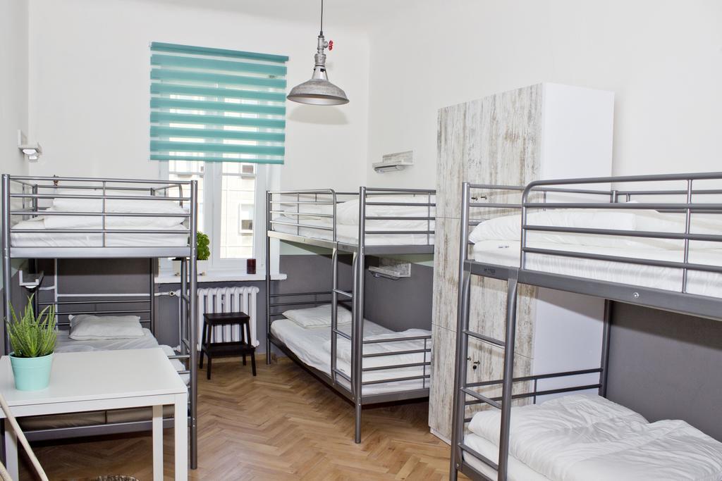 ורשה Chillout Hostel מראה חיצוני תמונה